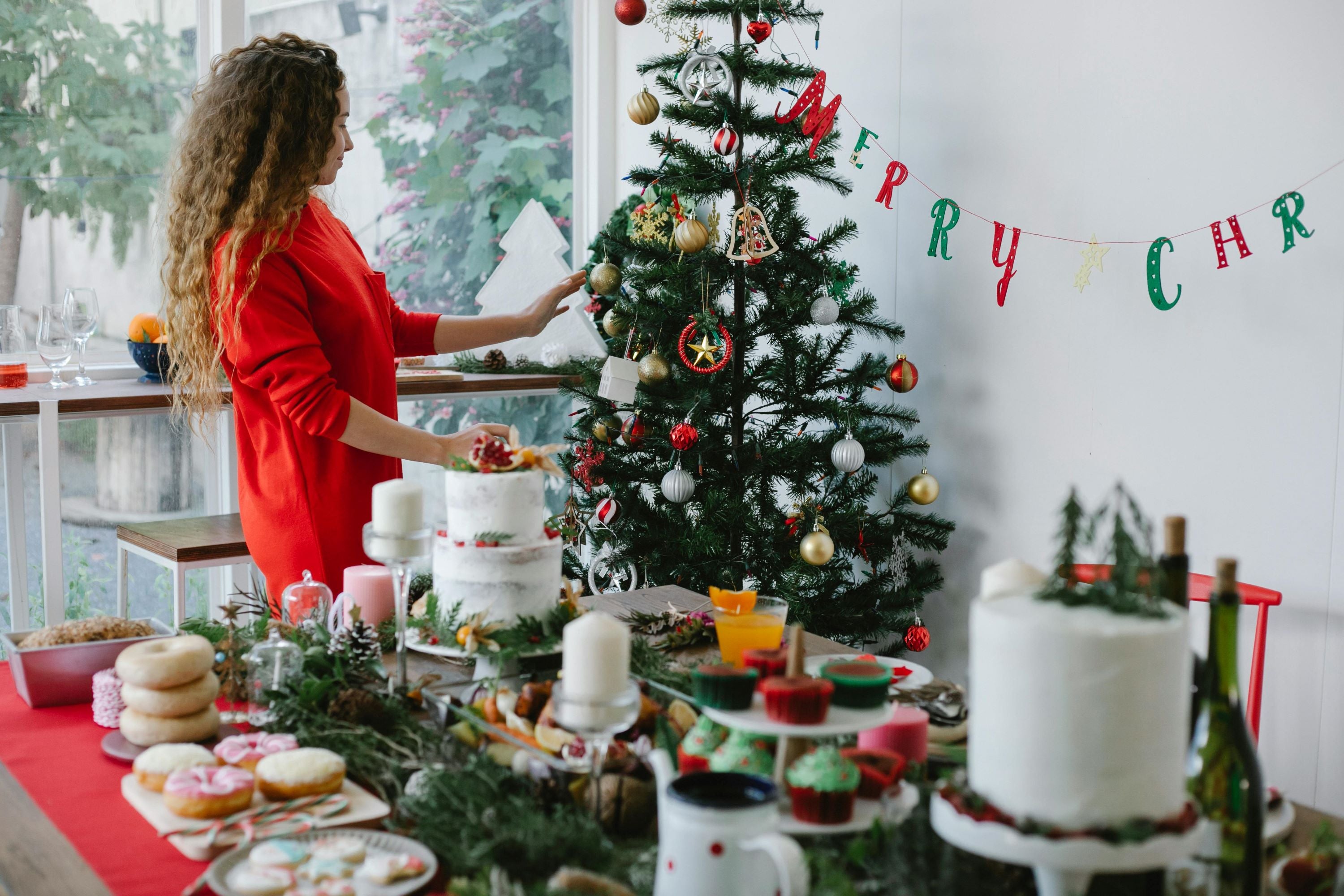 How to Throw a Unique Christmas Party | Creative Holiday Ideas ...